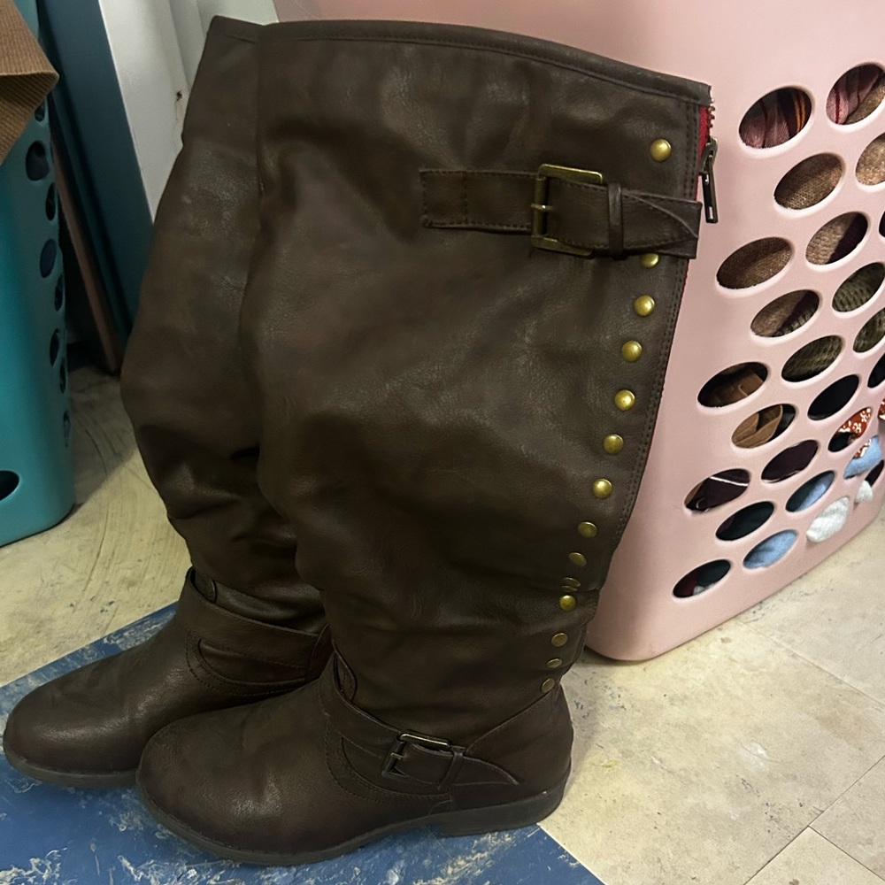 Dress boots